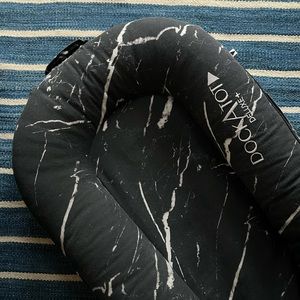 DOCKATOT DELUXE Black marble + extra cover